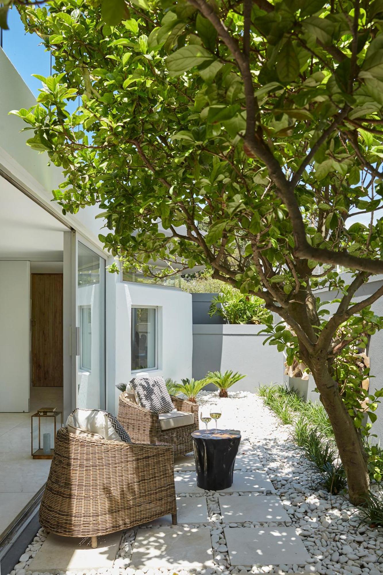 Atzaro Hotel Le Cap